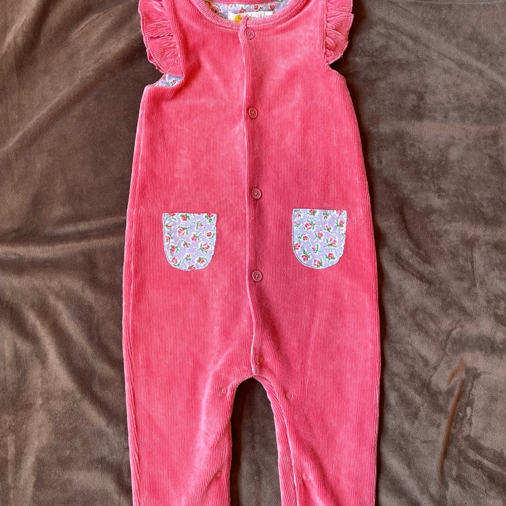 NWOT Boden pink corduroy romper with floral pockets + lining, ruffle cap sleeves